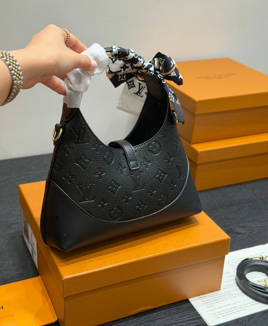 Louis Vuitton  LK مليون و250الف