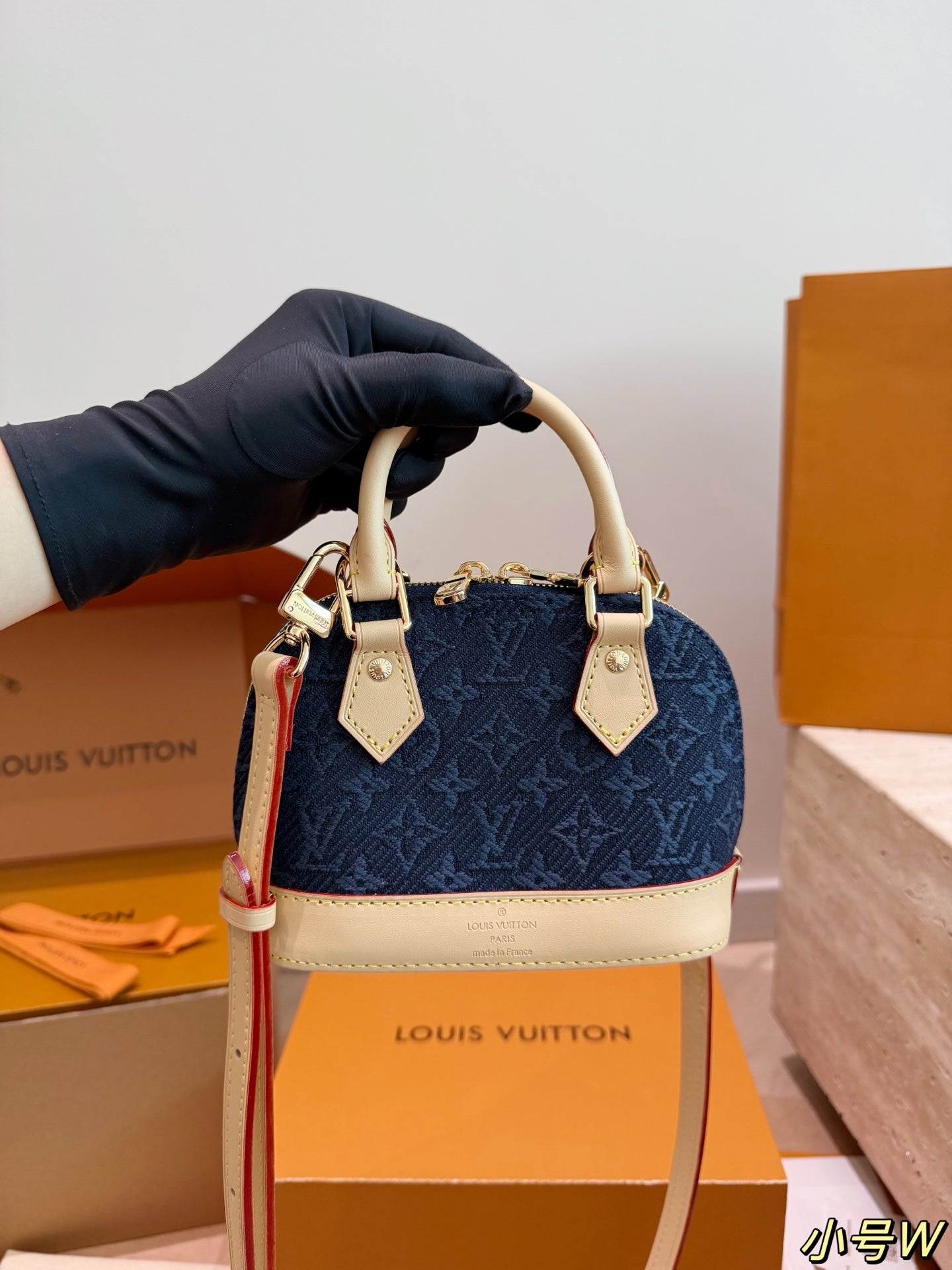 Louis Vuitton  ALMA مليون و300 الف
