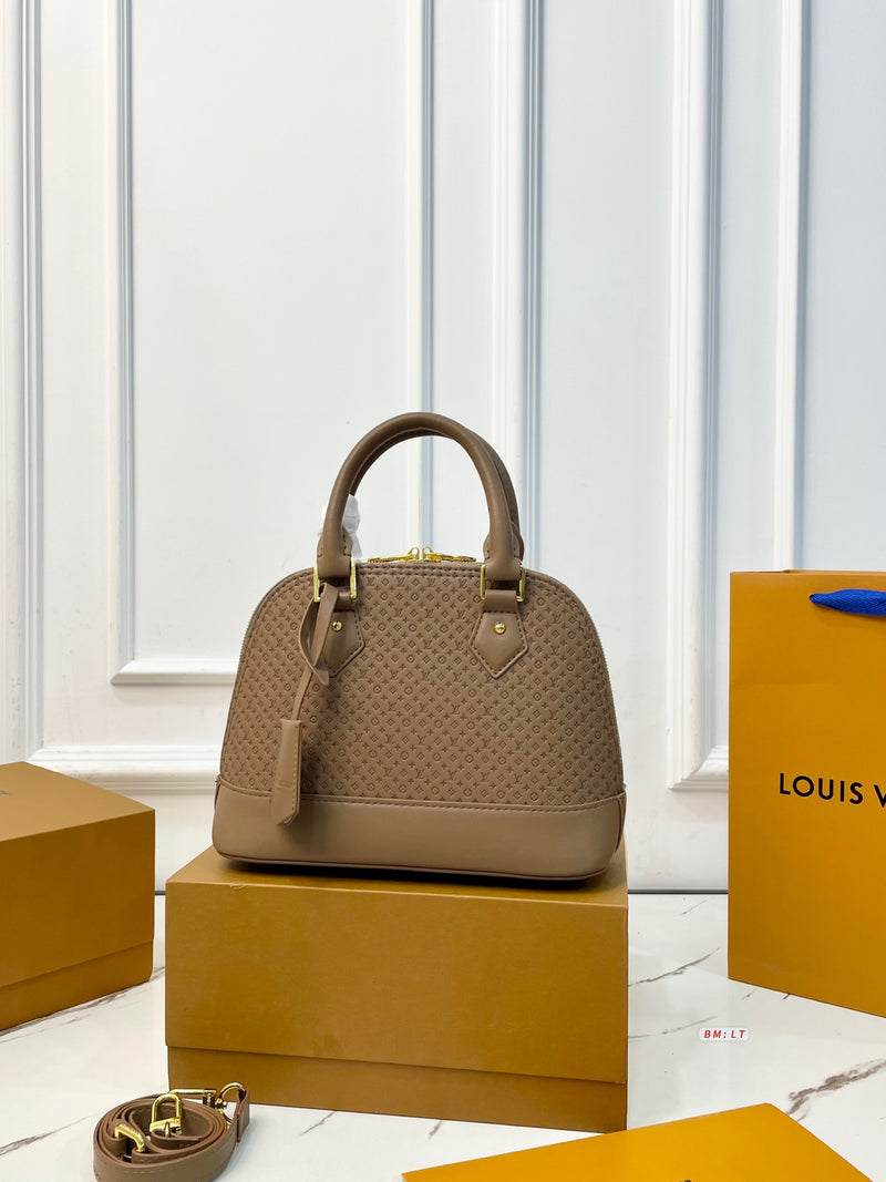 Louis Vuitton  ALMA مليون و300 الف