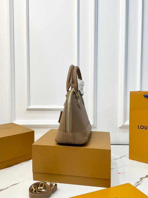 Louis Vuitton  ALMA مليون و300 الف