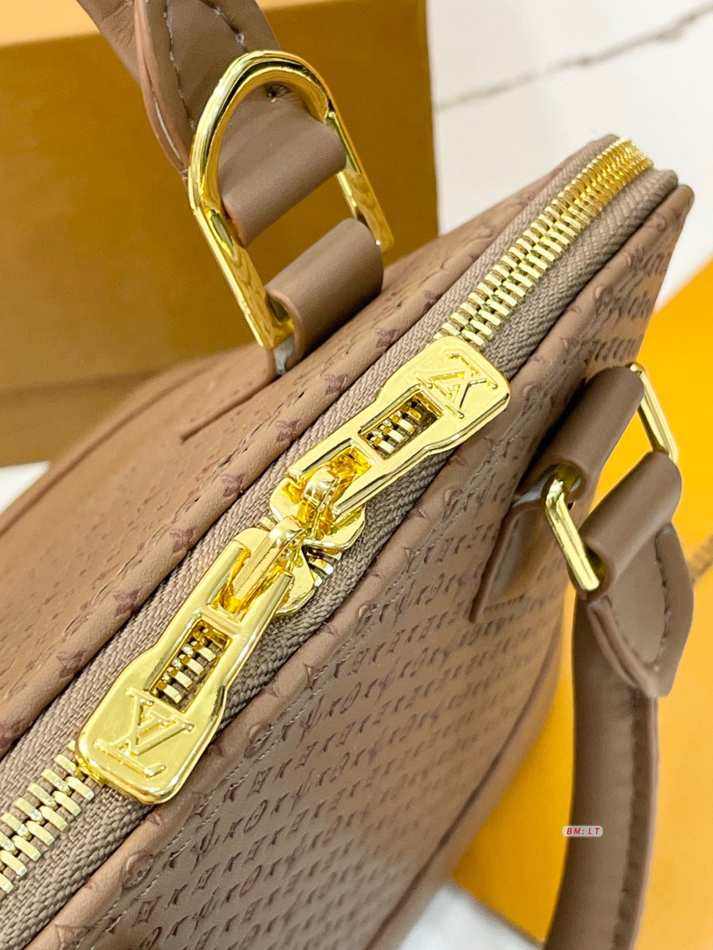 Louis Vuitton  ALMA مليون و300 الف