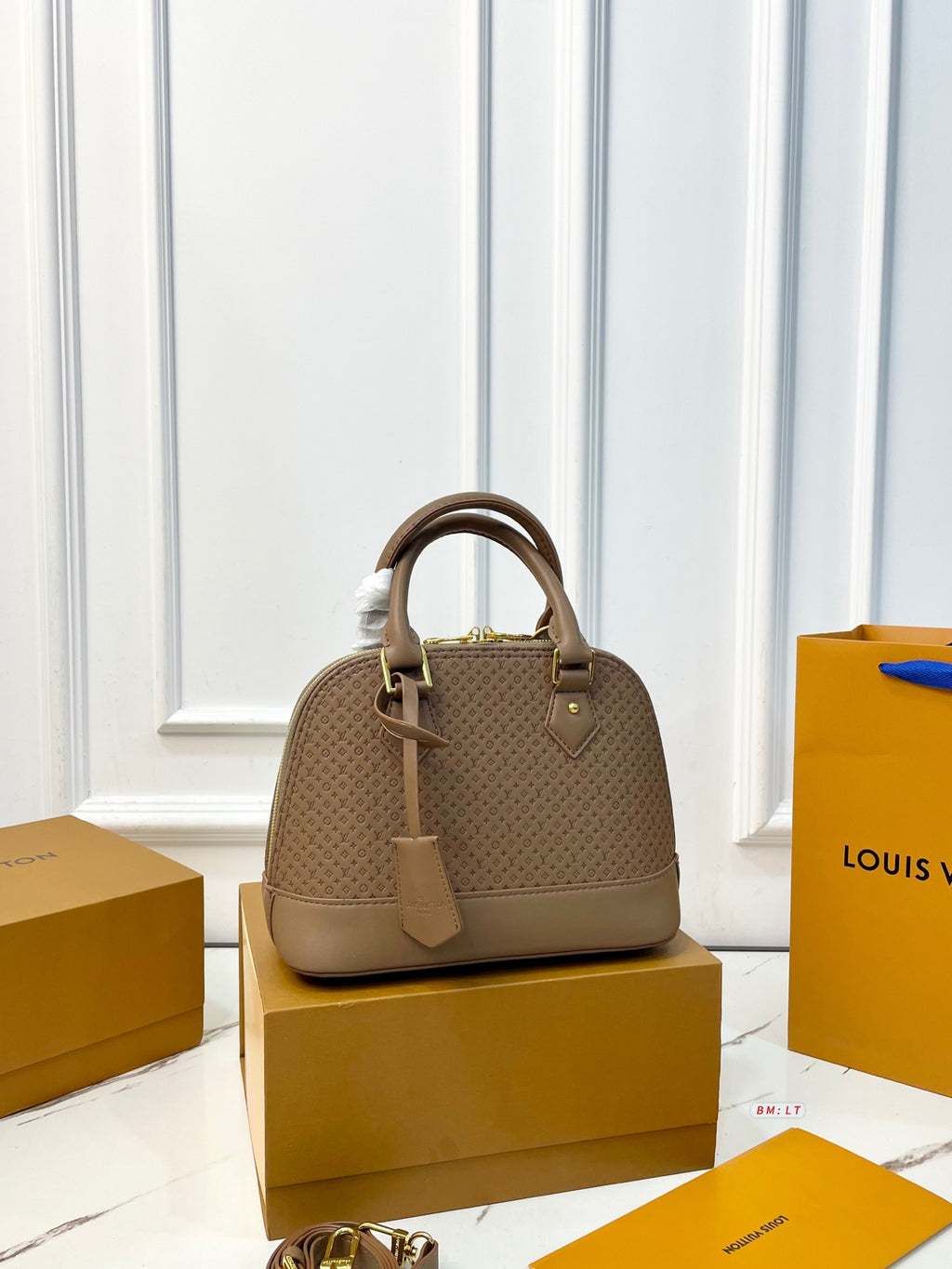 Louis Vuitton  ALMA مليون و300 الف